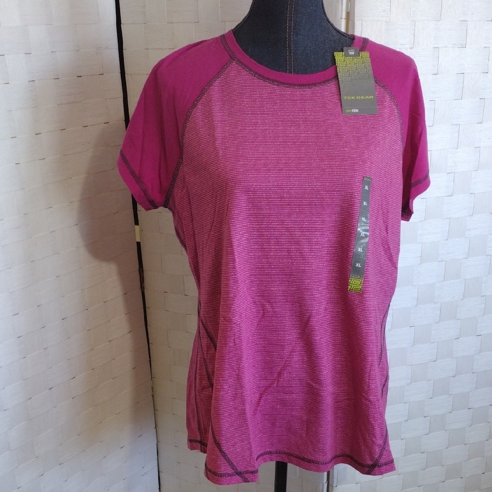 tek gear Women's Magenta Short-Sleeve Performance Tee